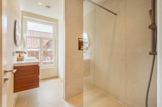 Charming Jordaan Apartment, Canal Views - 5