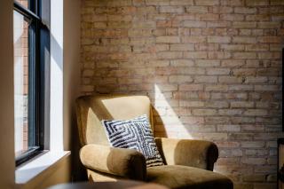 Luxury 1 Bedroom Downtown Neenah Flat - 4