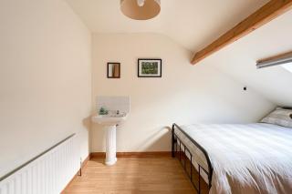 Fabulous Central Belfast Large 4 Bedroom Townhouse - Off Street Parking - 8