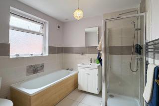 Fabulous Central Belfast Large 4 Bedroom Townhouse - Off Street Parking - 6