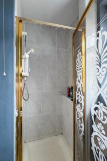 Fabulous Central Belfast Large 4 Bedroom Townhouse - Off Street Parking - 5