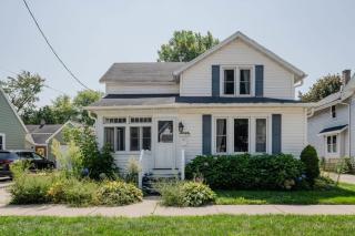 Downtown Home off College Avenue - Lawrence University - 1