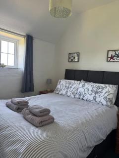 Buntings Cottage at Trenale Court Cottages - 3