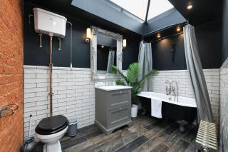 Convenient 3-Bed Near Bingham Station & Town Centre - 3