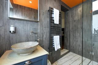 Convenient 3-Bed Near Bingham Station & Town Centre - 1