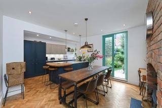 Convenient 3-Bed Near Bingham Station & Town Centre - 0