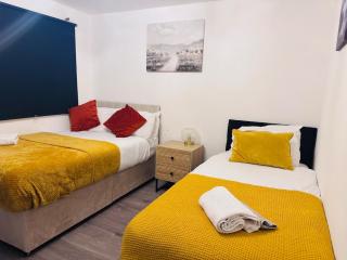 Stylish 1 Bed Flat Lakeside shopping mall - 6