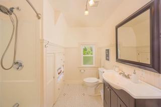 Downtown Lawrence University - Edge of Campus Perfect for Families - 2