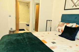 2 Bed Apartment Sleeps 4 with Free Parking - 8