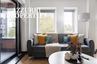 Monthly Stays at High Road By Azzurri Properties Short Lets & Serviced Accommodation North Finchley, Sleeps to 5 - 9