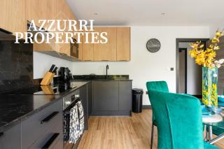 Monthly Stays at High Road By Azzurri Properties Short Lets & Serviced Accommodation North Finchley, Sleeps to 5 - 7