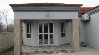 Lilly Petals Guest House - 0