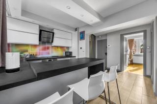 Gold Point 89 - Central Warsaw Apartment with Parking - 5