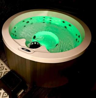 Cozy tiny house with jacuzzi , garden and free parking near Amsterdam - 3