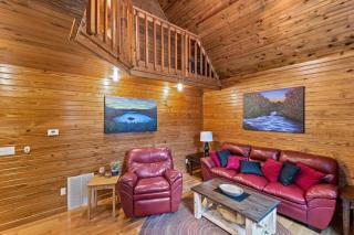 Hot Tub - Intimate Cabin - Snuggle Inn - 4