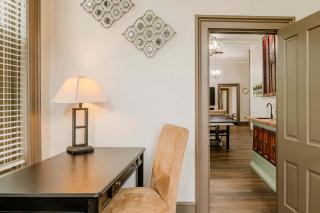 Large Luxury Downtown Loft - Walk to Everything Free Parking - 6