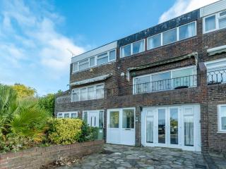 Pass the Keys Large 4 Bedroom Home Stunning views Contractor - 0