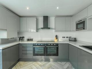 Pass the Keys Large 4 Bedroom Home Stunning views Contractor - 8