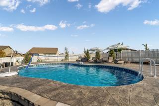 Spacious Country Farmhouse Retreat, Sleeps 16, Pool, Movie Room - 5