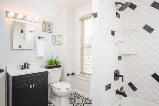 4 Bedroom Family Home - Downtown Lawrence University - 2