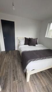 Cozy 2-Bedroom Cottage-Style Home - 9