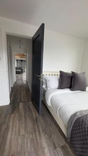 Cozy 2-Bedroom Cottage-Style Home - 4