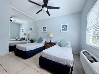 Ocean Terrace 202 a 4 min walk to Sandy Beach - 2