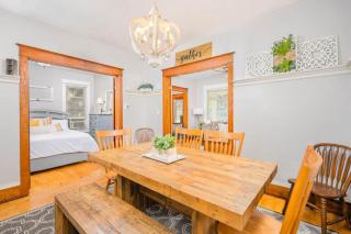 Spacious Downtown Character Home - 4 bedroom 3 bath Lawrence University College Ave - 5