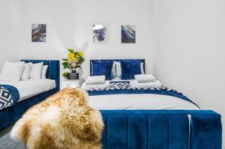 Deja Two Luxe 4BR House By AltoLuxo Short Lets & Serviced Accommodation With Free WiFi & Parking - 2