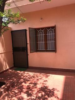 Cheerful, 1 AC Bedroom home with parking - 0