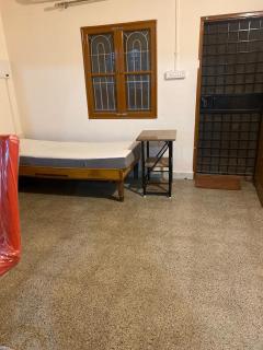 Cheerful, 1 AC Bedroom home with parking - 9