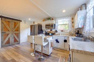 4 Mi to Kent Narrows Waterfront Fun Home with Yard - 3