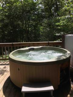 Two-Story Log Cabin Rental with a Hot Tub near Upper Meramec River, Missouri - 2