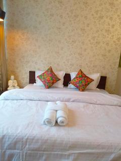 Naple Stays - The Spectrum of Comfort - 0