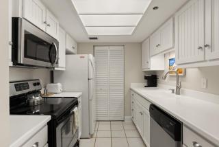 Beach Club, Unit 134 - East End - 4