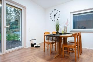 Cozy Ground Floor Apartment - 6