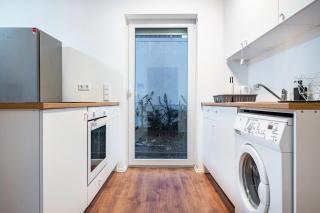 Cozy Ground Floor Apartment - 3