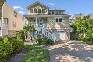 The Turtles Nest - 1067 College Street - 0