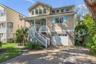 The Turtles Nest - 1067 College Street - 9