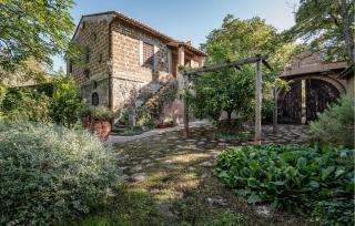 4 Bedroom Stunning Home In Montefiascone - 2