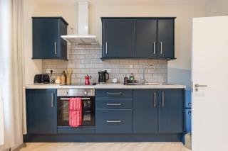 Sleek 2 Bedroom Flat in the Heart of North London - 9