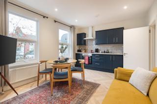 Sleek 2 Bedroom Flat in the Heart of North London - 0