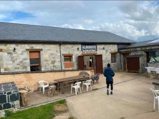 Albergue de peregrino Cruz de Fierro - 8