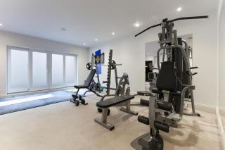 Luxury Mansion Farnham pool gym EV Charger - 1
