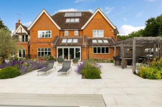 Luxury Mansion Farnham pool gym EV Charger - 8