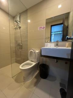 Okada complex 1BR with Balcony View, Sofa, Queen Bed and WIFI 8J - 4