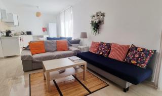 Lovely 2 bed 3 bath, fully equipped, near promenad - 6