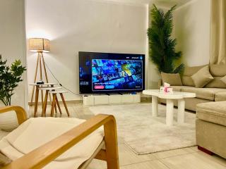 Bright 3-BR Dokki Apartment Balcony -Terrace - 0