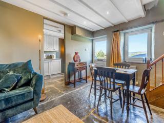 3 Legged Duck Cottage - 9