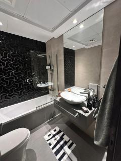 5-Star Vibes Modern Studio Business Bay - 8